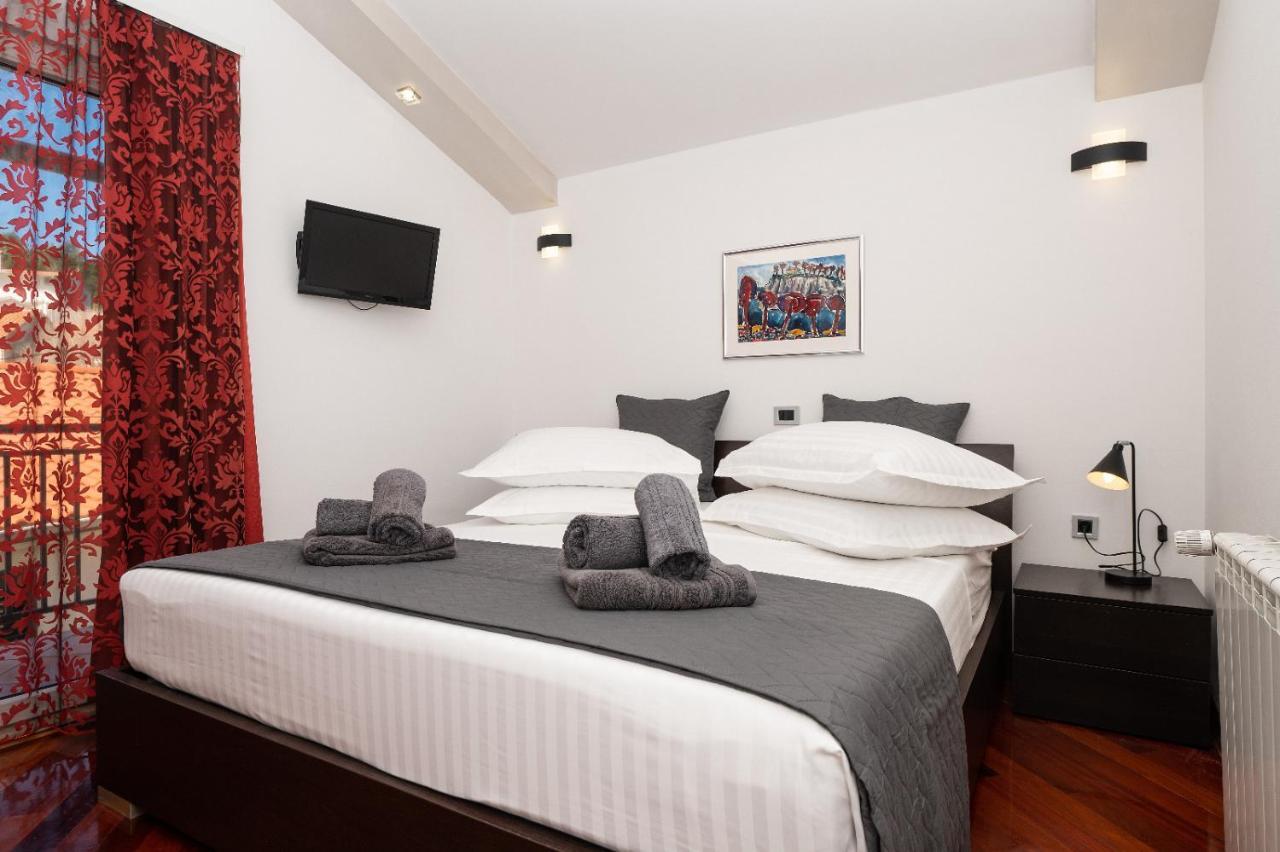Apartments Luka Toni Krvavica Luaran gambar