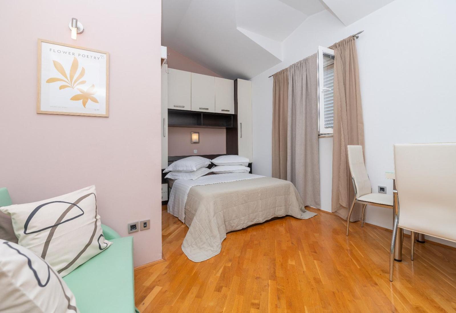 Apartments Luka Toni Krvavica Luaran gambar