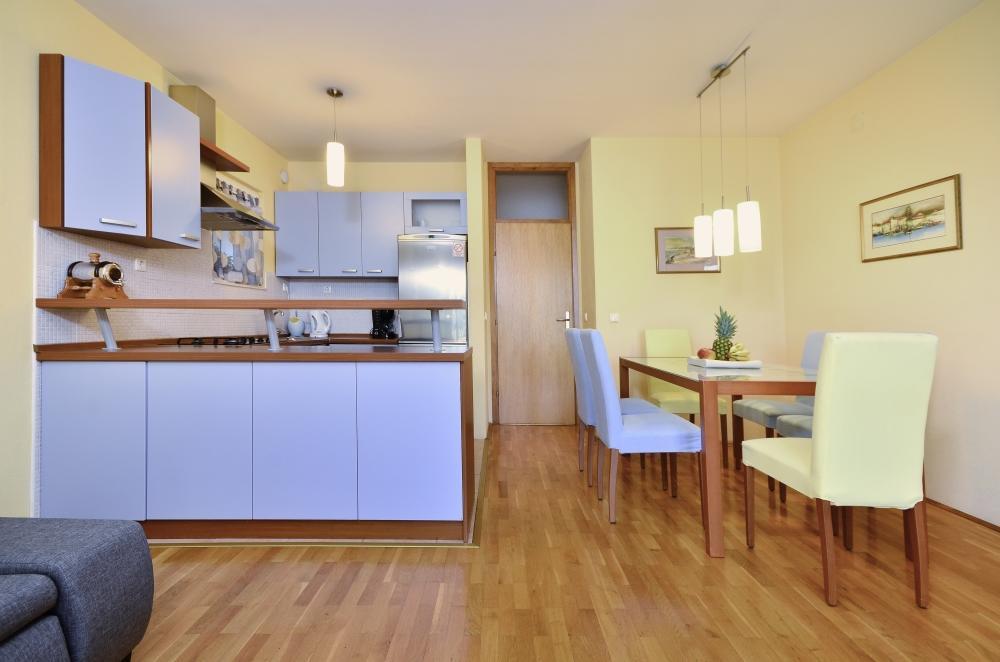 Apartments Luka Toni Krvavica Luaran gambar